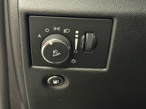 Used 2015 Jeep Grand Cherokee Limited AWD/4WD image 28