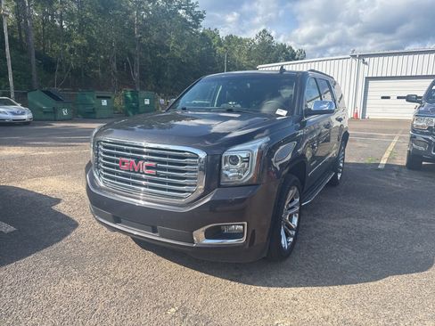 Used 2018 GMC Yukon SLT w/ Premium Edition AWD/4WD image 3