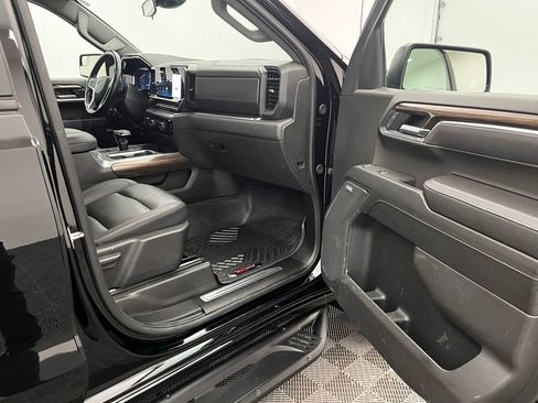 Used 2025 Chevrolet Silverado 1500 LT Trail Boss w/ Convenience Package II AWD/4WD image 33