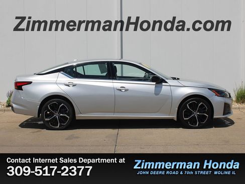 Used 2024 Nissan Altima 2.5 SR AWD/4WD image 1