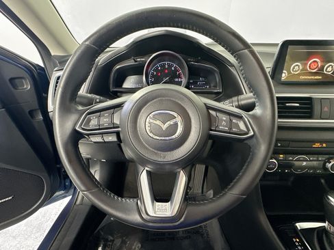 Used 2018 MAZDA MAZDA3 Grand Touring FWD image 11