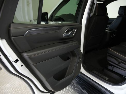 Certified 2024 GMC Yukon SLT AWD/4WD image 32