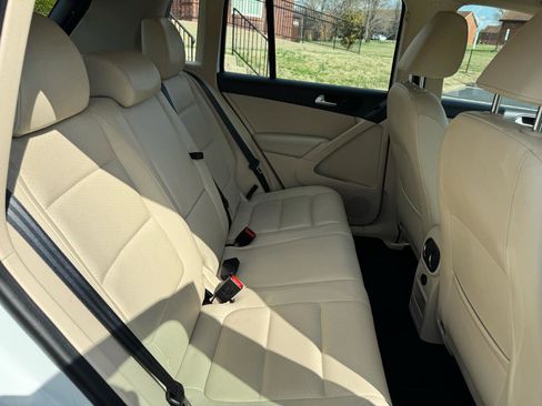 Used 2017 Volkswagen Tiguan S image 27