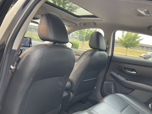 Used 2025 Nissan Sentra SR w/ SR Premium Package FWD image 16