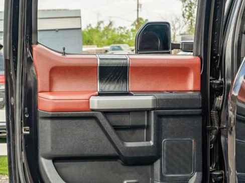 Used 2019 Ford F350 Platinum w/ Platinum Ultimate Package image 32