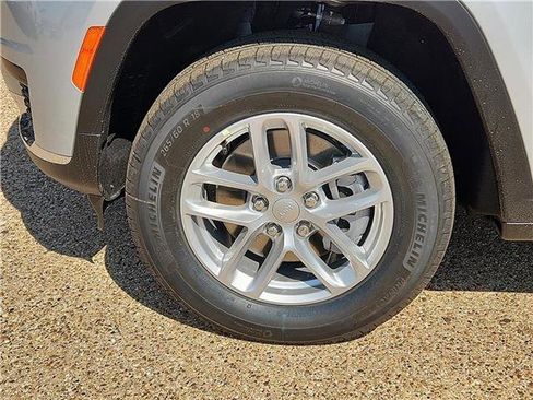 New 2025 Jeep Grand Cherokee L Laredo w/ Luxury Tech Group I image 7