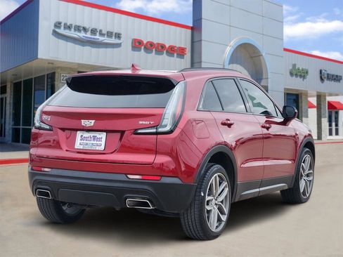 Used 2023 Cadillac XT4 Sport w/ Cold Weather Package image 5