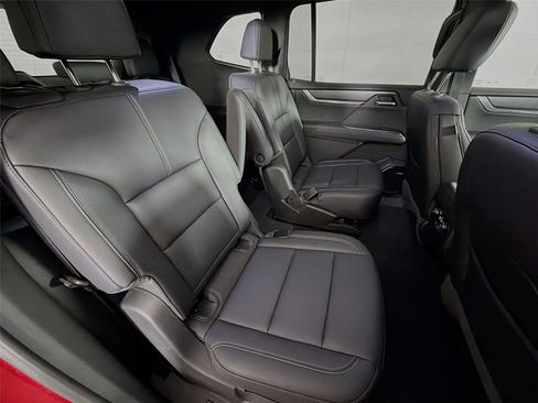 Used 2024 GMC Acadia Elevation image 28