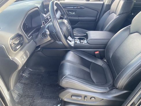 Certified 2024 Honda Pilot Touring image 17