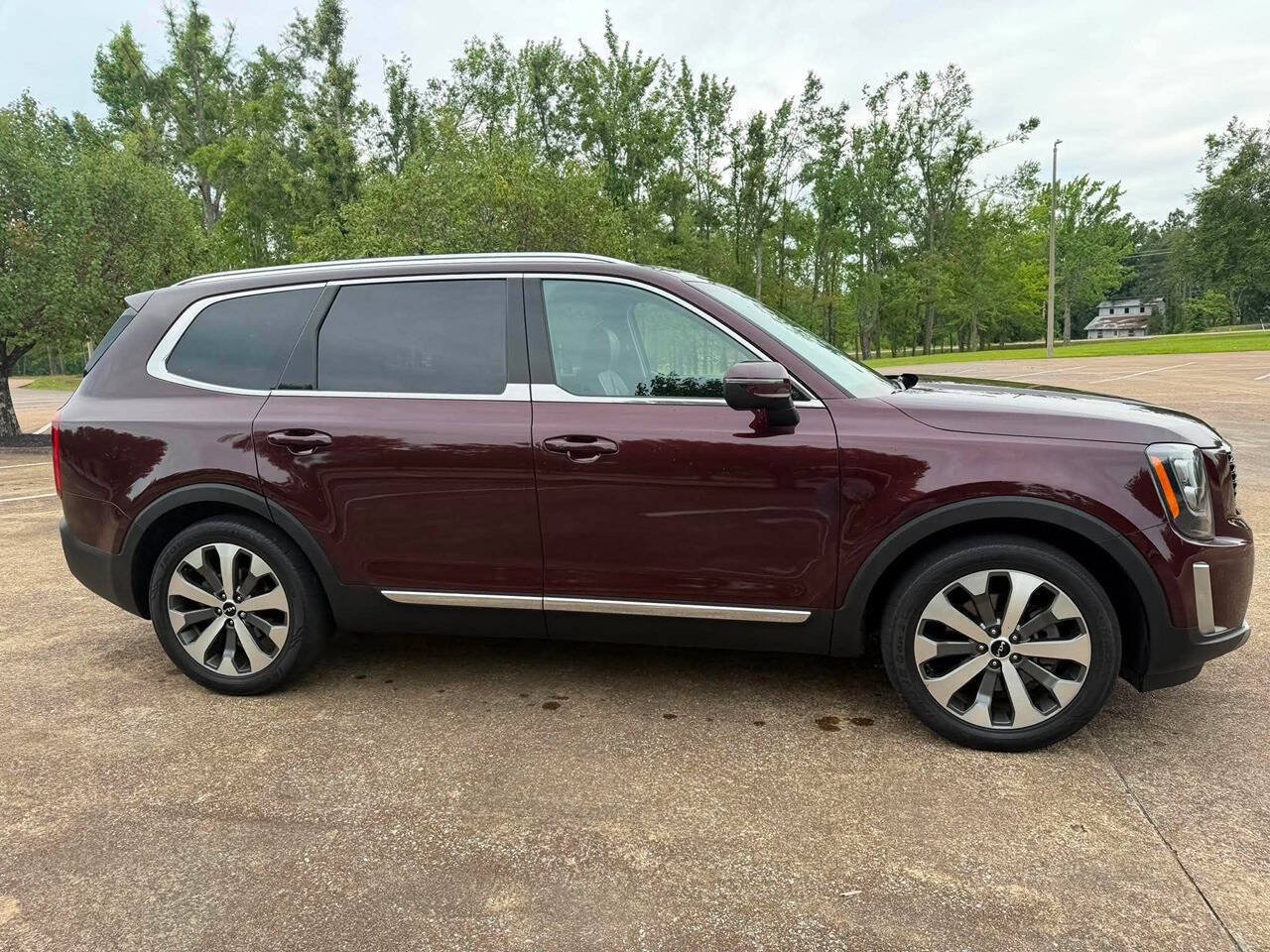 Used 2022 Kia Telluride EX w/ EX Premium Package AWD/4WD image 2
