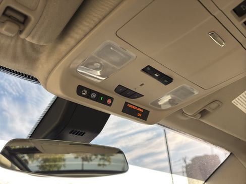 Used 2020 Buick Envision Premium AWD/4WD image 29