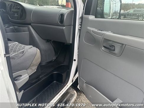 Used 2008 Ford E-250 and Econoline 250 E-250 image 3