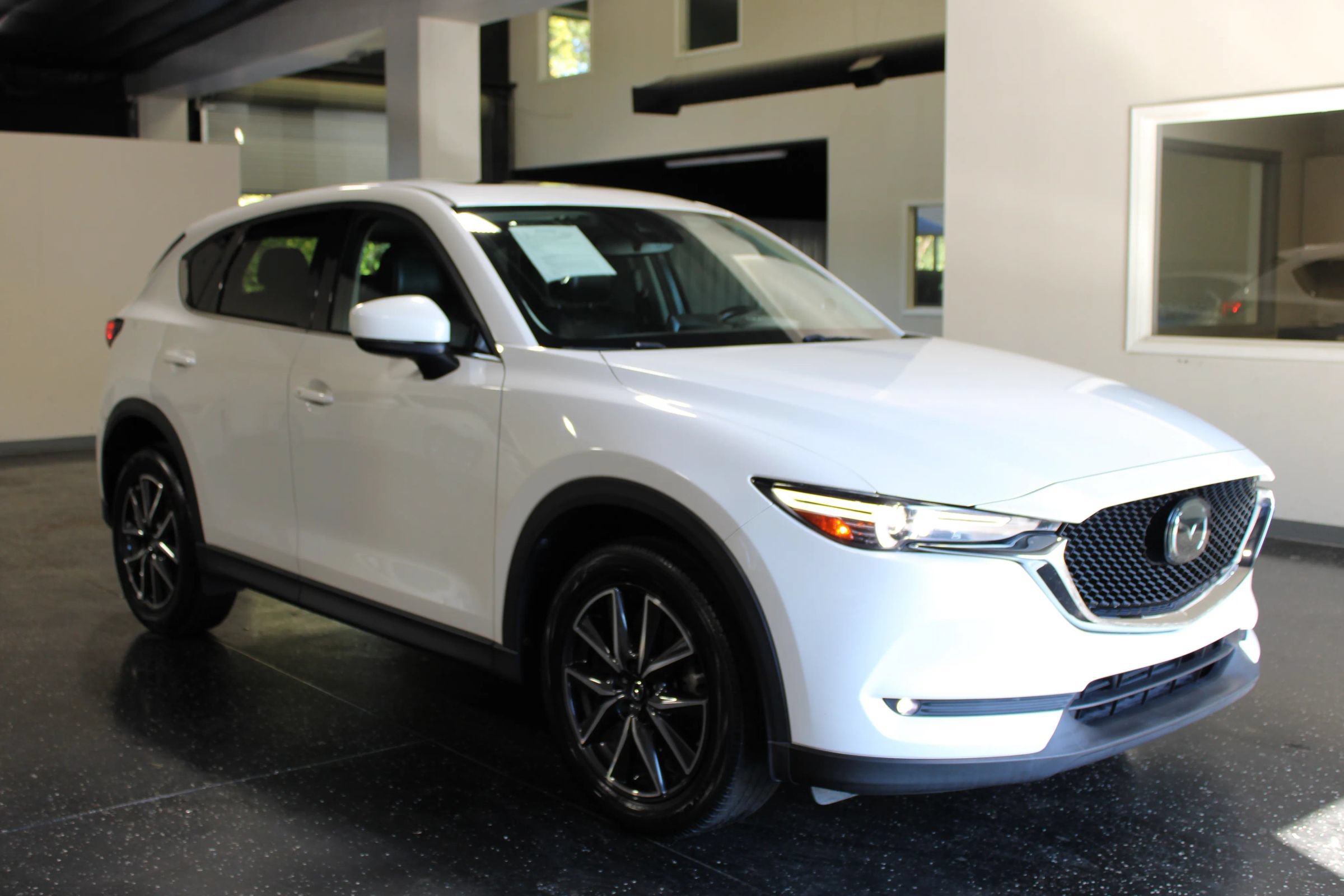 Used 2018 MAZDA CX-5 Grand Touring FWD image 1