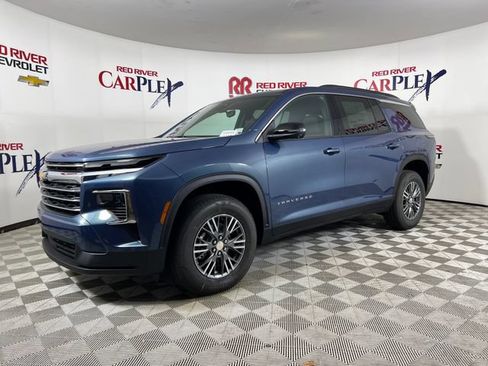 New 2026 Chevrolet Traverse LT w/ Driver Confidence Package FWD image 3