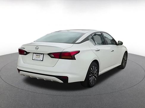 Used 2025 Nissan Altima 2.5 SV FWD image 12