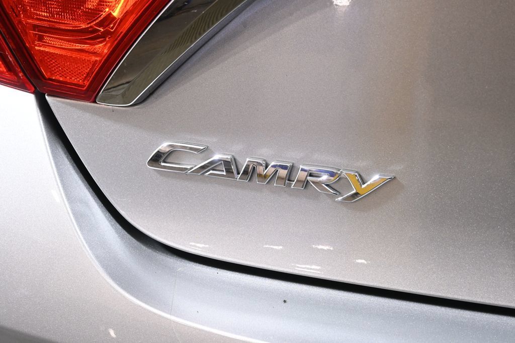 Used 2016 Toyota Camry XSE w/ Moonroof Package FWD image 36