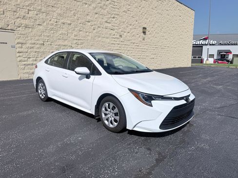 Used 2024 Toyota Corolla LE FWD image 7