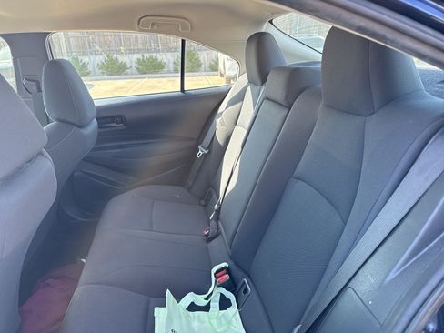 Used 2022 Toyota Corolla LE image 12