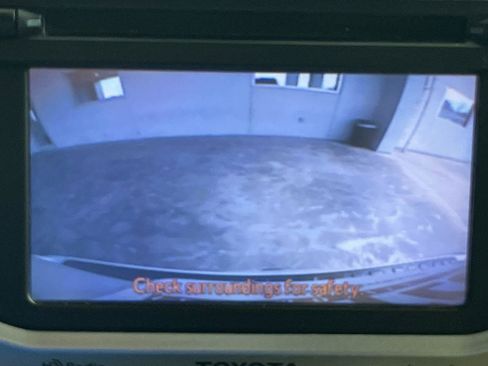 Used 2013 Toyota 4Runner Limited image 13