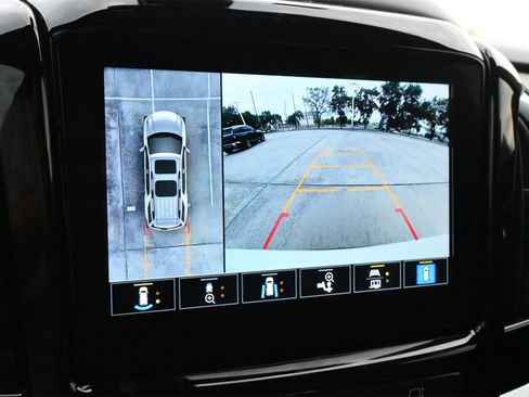 Used 2022 Chevrolet Traverse Premier w/ Redline Edition image 13