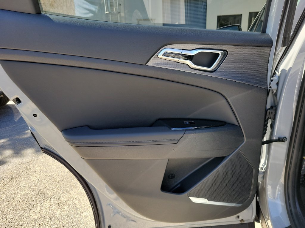 Used 2025 Kia Sportage SX FWD image 15