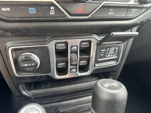 Used 2023 Jeep Wrangler Unlimited w/ Cold Weather Group AWD/4WD image 22