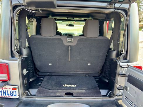 Used 2014 Jeep Wrangler Sport image 11