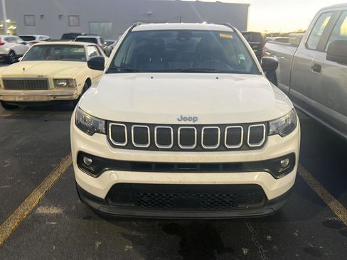 Used 2022 Jeep Compass Latitude image 4