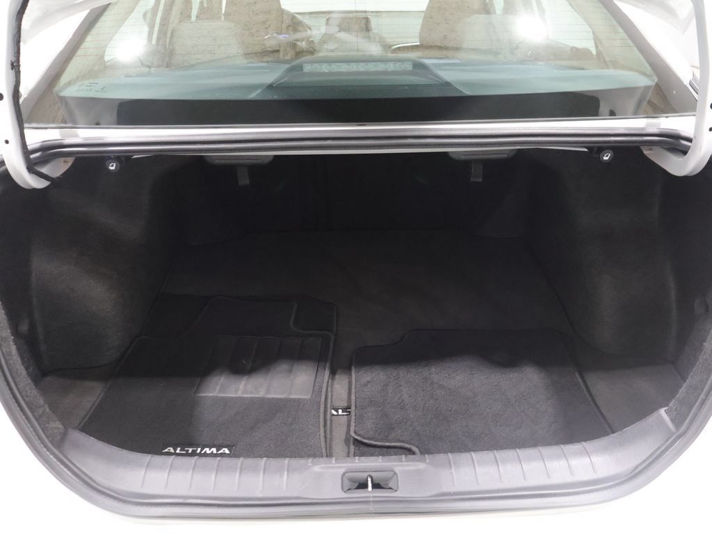 Used 2025 Nissan Altima 2.5 SV AWD/4WD image 4