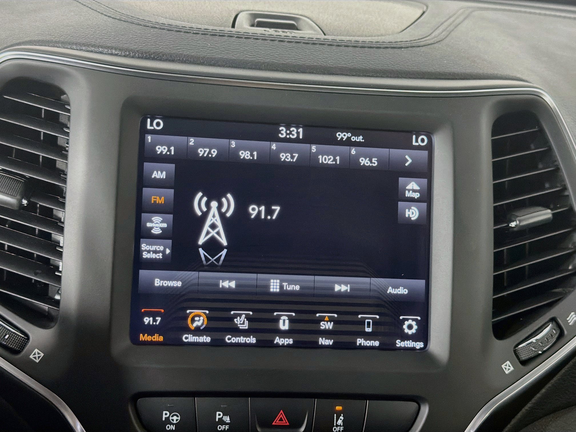 Used 2023 Jeep Cherokee Altitude Lux AWD/4WD image 21