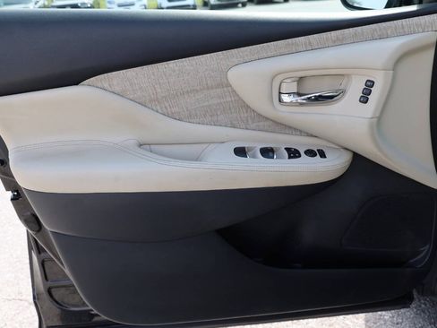 Used 2020 Nissan Murano SL w/ Moonroof Package AWD/4WD image 12