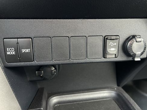 Certified 2017 Toyota RAV4 XLE image 29