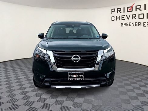 Used 2025 Nissan Pathfinder SL AWD/4WD image 3