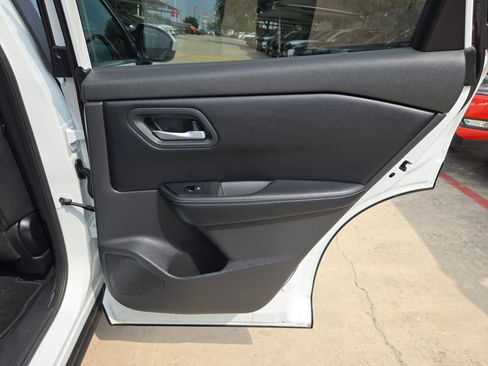 Certified 2025 Nissan Rogue SV FWD image 26