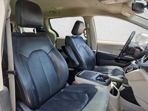 Used 2024 Chrysler Voyager LX FWD image 21