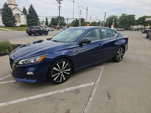 Used 2019 Nissan Altima 2.5 SR w/ SR Premium Package AWD/4WD image 9
