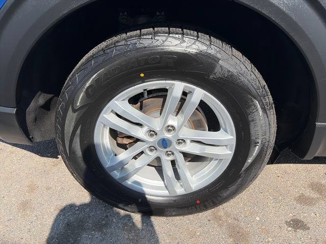Used 2022 Ford Explorer XLT w/ Equipment Group 202A AWD/4WD image 17