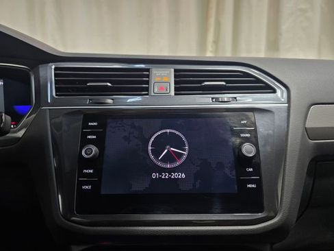 Certified 2023 Volkswagen Tiguan SE w/ Panoramic Sunroof Package image 20