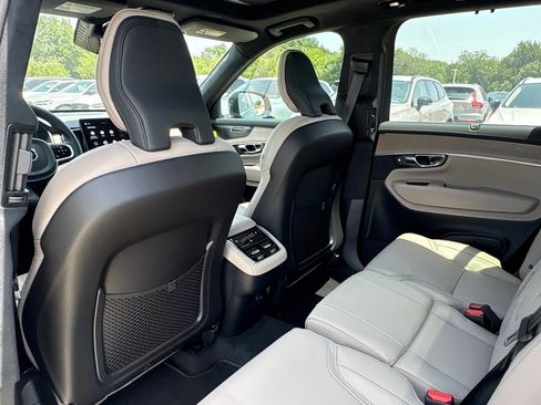 New 2026 Volvo XC90 B5 Ultra w/ Lounge Package image 21