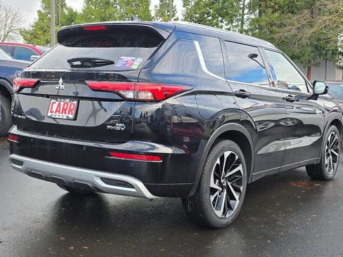 Used 2024 Mitsubishi Outlander SEL image 3