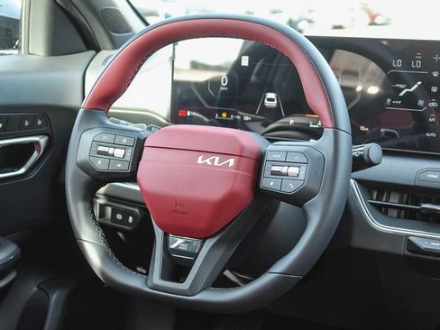 New 2025 Kia K4 GT-Line image 17