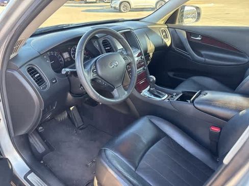 Used 2017 INFINITI QX50 2WD w/ Deluxe Touring Package image 9