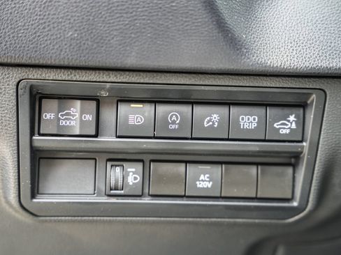 Used 2023 Toyota Tundra SR5 w/ SR5 Premium Package AWD/4WD image 40