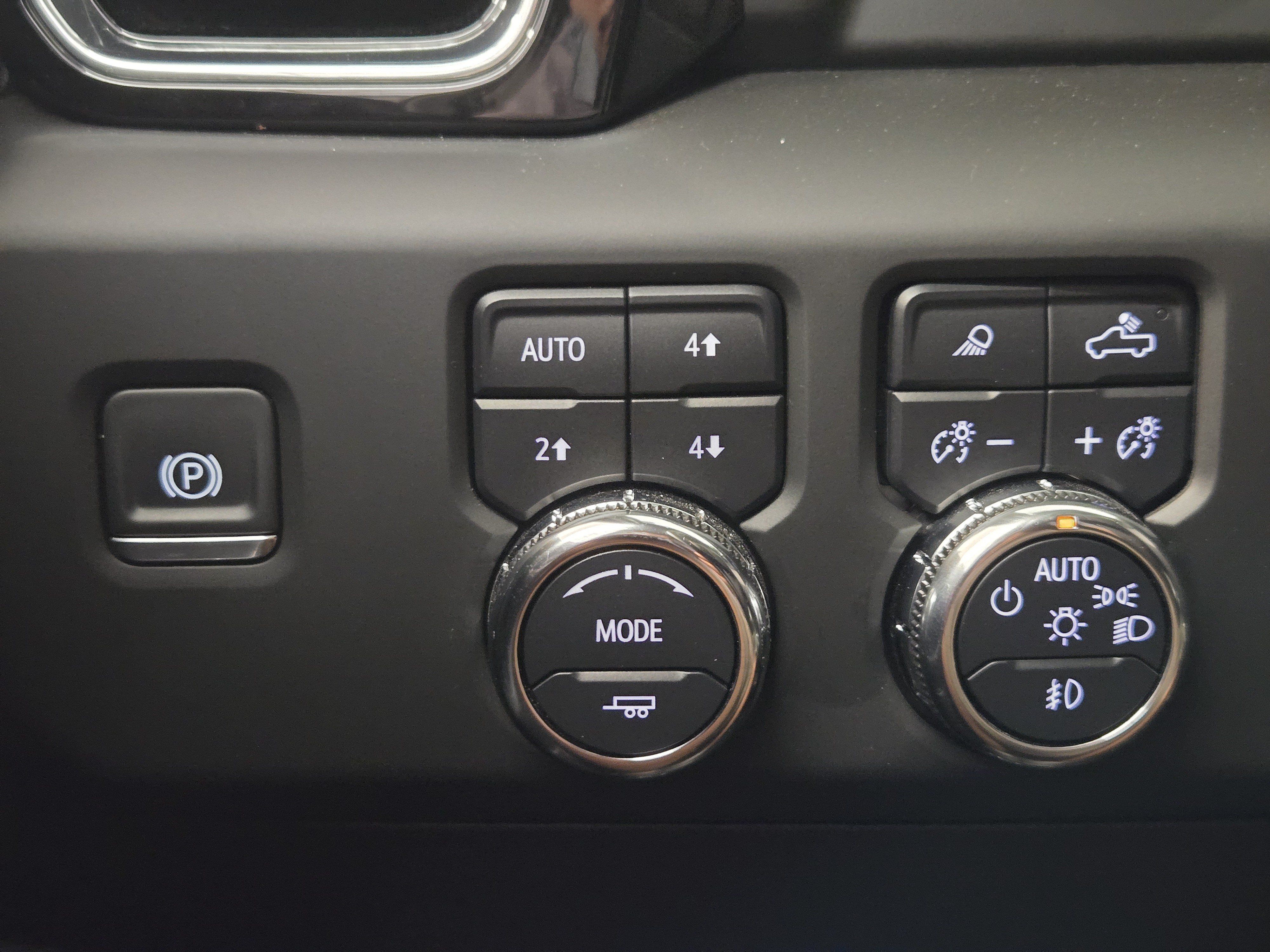 Used 2025 GMC Sierra 2500 Denali w/ Denali Reserve Package AWD/4WD image 24