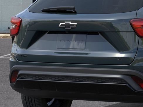 New 2026 Chevrolet Trax LT w/ Driver Confidence Package FWD image 14