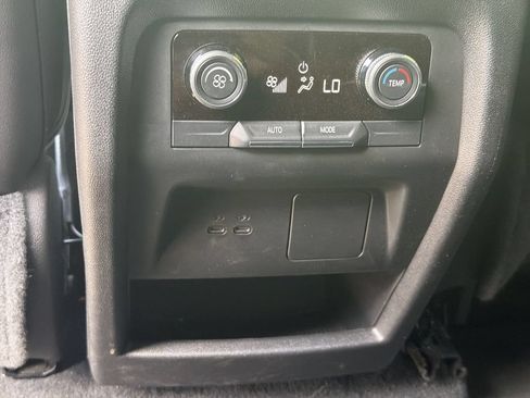 Used 2025 Buick Enclave Preferred FWD image 22