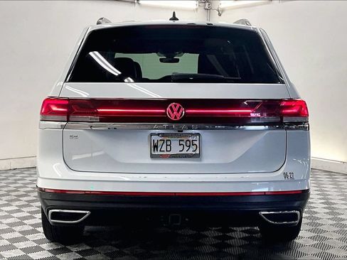 Used 2024 Volkswagen Atlas SE FWD image 3