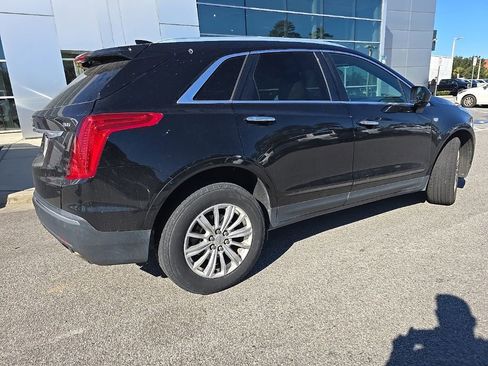 Used 2017 Cadillac XT5 FWD image 6