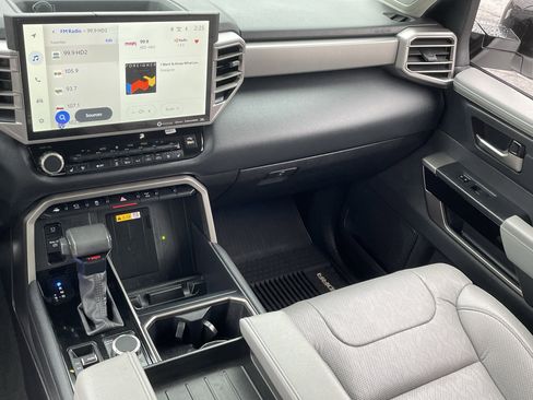 Used 2024 Toyota Tundra Limited image 15