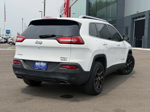 Used 2015 Jeep Cherokee Latitude w/ Cold Weather Group AWD/4WD image 5